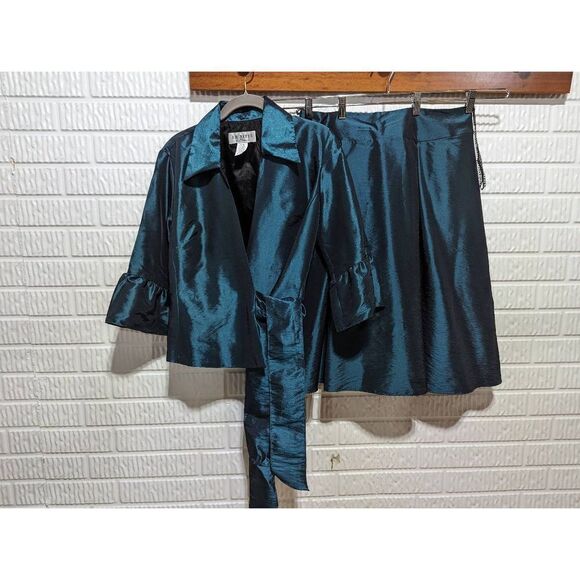 J.R.Nites Caliendo Women's Blue/Green 2 Pc Set Taffeta Pleated Skirt & Wrap Top - Picture 1 of 7